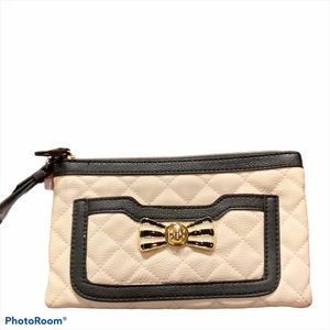 BETSEY JOHNSON BOW BAG  BLACK AND WHITE